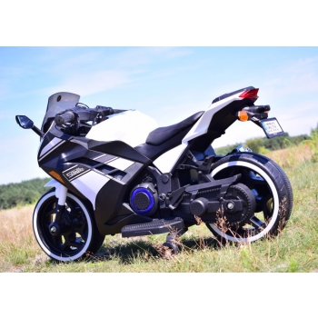 MEGA MOTOR ŚCIGACZ STRONG 2 EXCLUSIVE, ŚWIECĄCE KOŁA, GAZ W MANETCE, HAMULEC/DLS07