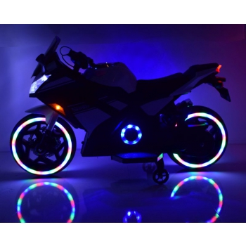MEGA MOTOR ŚCIGACZ STRONG 2 EXCLUSIVE, ŚWIECĄCE KOŁA, GAZ W MANETCE, HAMULEC/DLS07