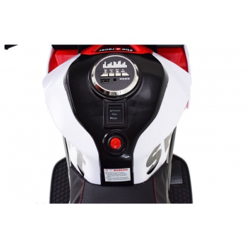 MEGA MOTOR 3 KOŁOWY SPORT, DWA SILNIKI , MIĘKKIE KOŁA, MIĘKKIE SIEDZENIE, GAZ W MANETCE/FB6886