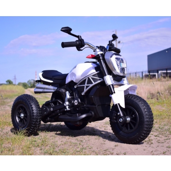 NAJNOWSZY  WIELKI MOTOR , POMPOWANE KOŁA, PANEL, DŹWIĘKI, SKÓRA, STRONG2/1600