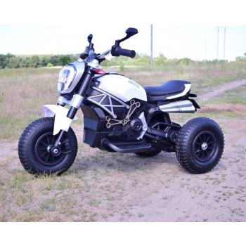 NAJNOWSZY  WIELKI MOTOR , POMPOWANE KOŁA, PANEL, DŹWIĘKI, SKÓRA, STRONG2/1600
