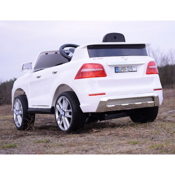 MERCEDES ML350 AMG TRZY SILNIKI, FUNKCJA BUJANIA,MIĘKKIE KOŁA, MIĘKKIE SIEDZENIE, MOCNY/ML350
