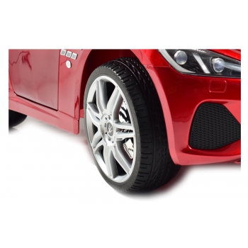 MASERATI GRANCABRIO MY18 Z AMORTYZATORAMI, PILOT, PANEL, RADIO FM, BLUETOOTH, LAKIER/S302