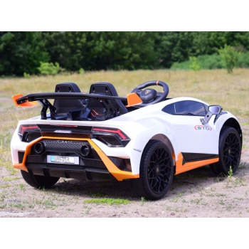 ORYGINALNE DRIFTUJĄCE  LAMBORGHINI  HURACAN STO NA AKUMULATOR/SMT-555-24V